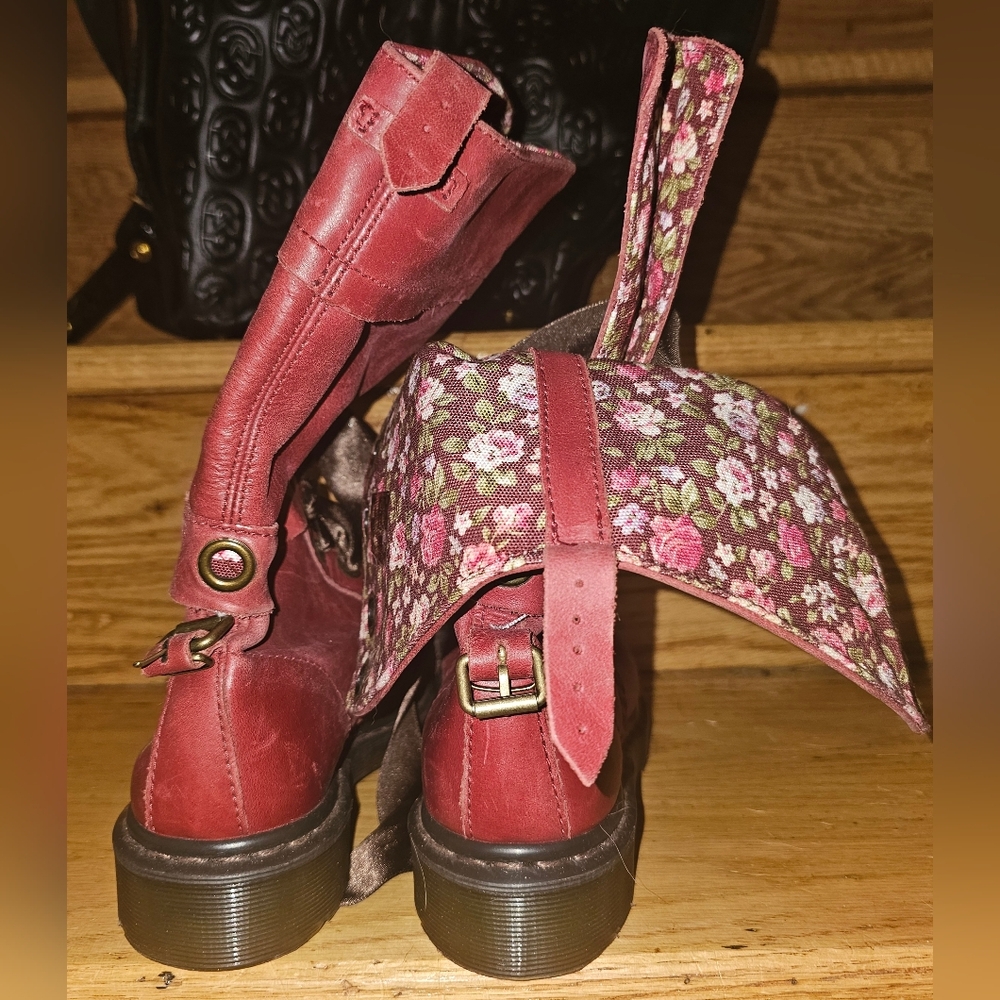 Dr. Martens Women's Triumph 1914 W 12-Eye Ribbon LacesCherry. Worn Once. - Picture 9 of 9
